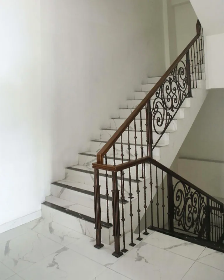 Elite Feature Staircase