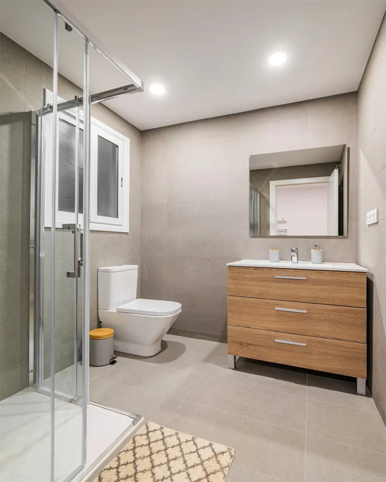 Luxe Metro Bathroom