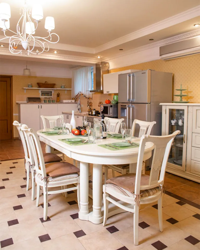Sovereign Luxury Dining Suite