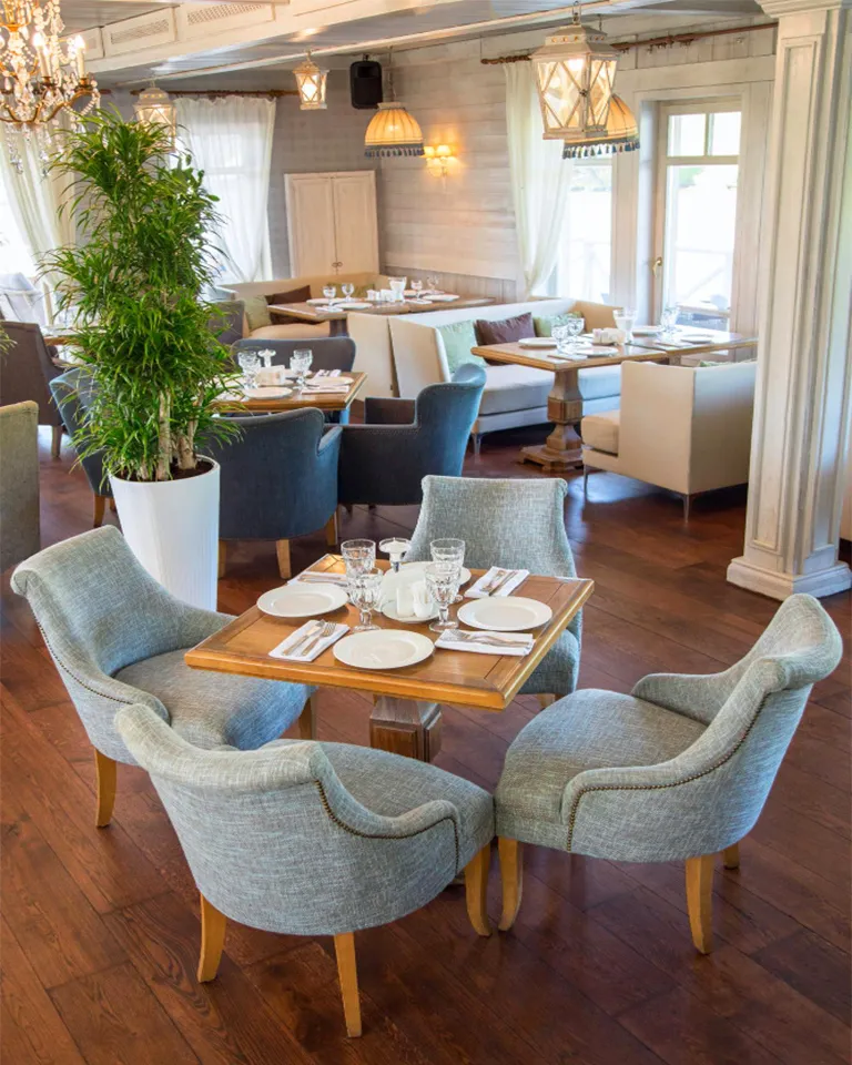 Noble Luxury Dining Suite