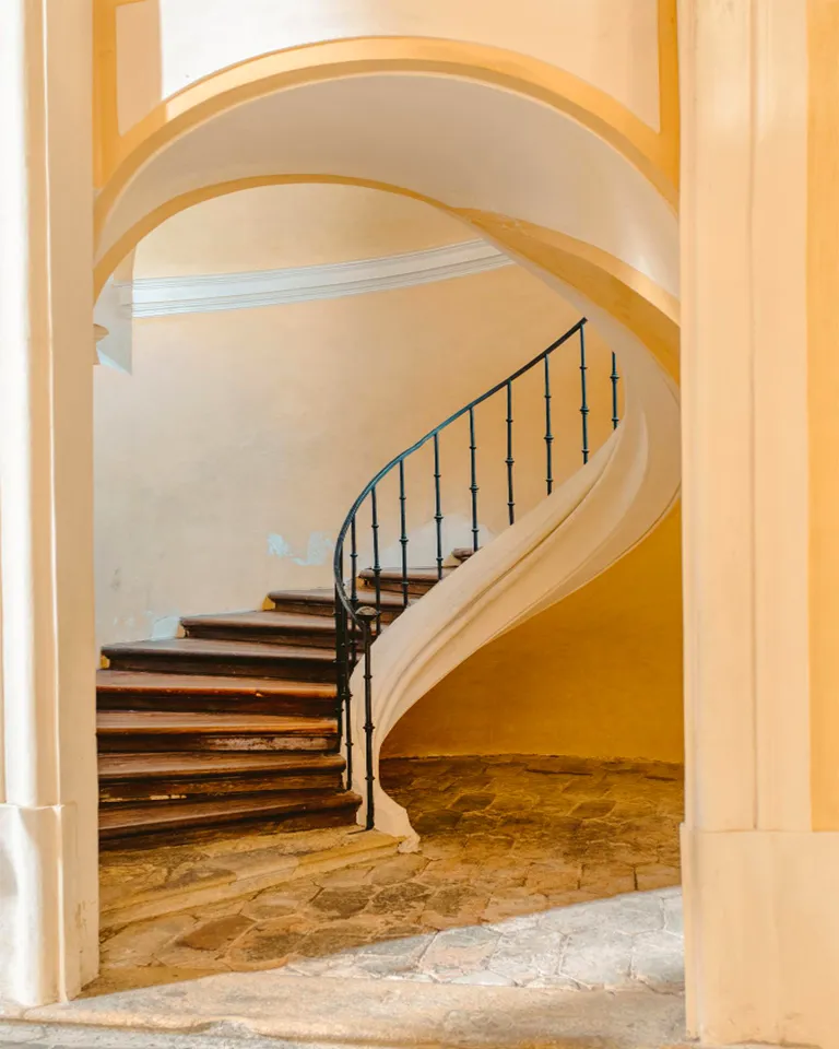 Apex Feature Staircase