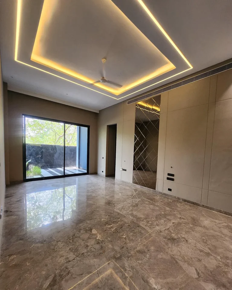 Interior View 04