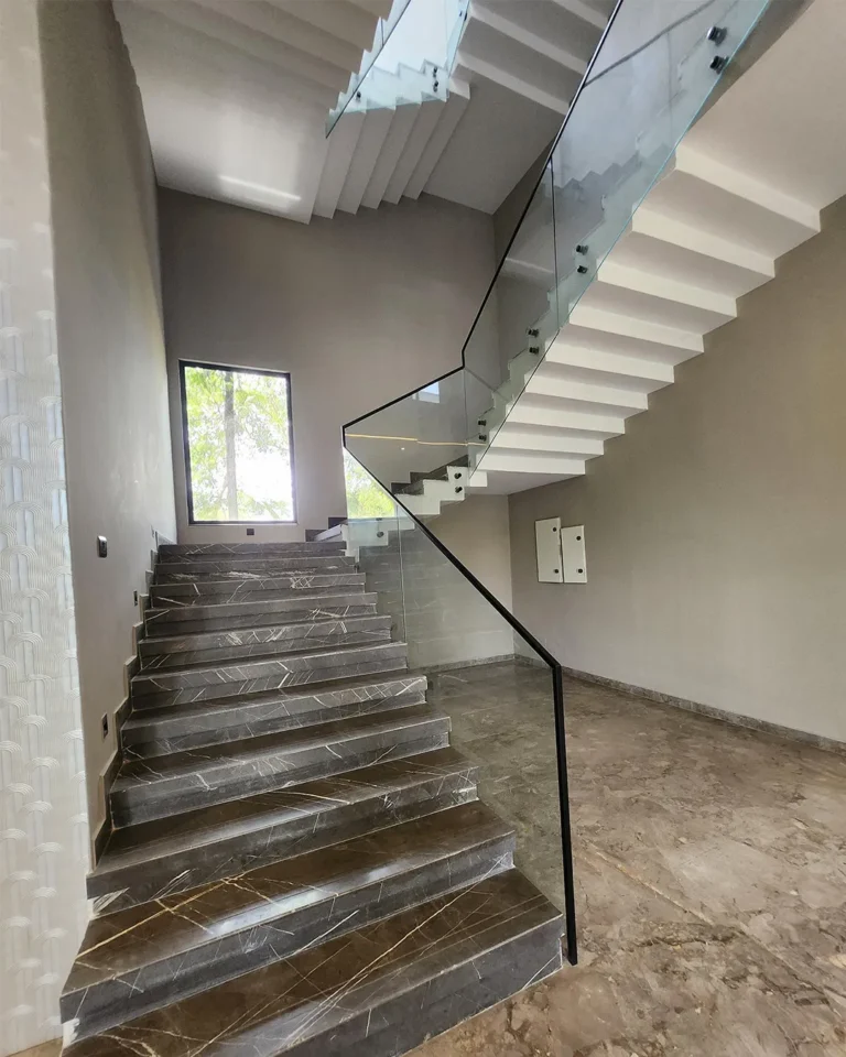 Interior View 07