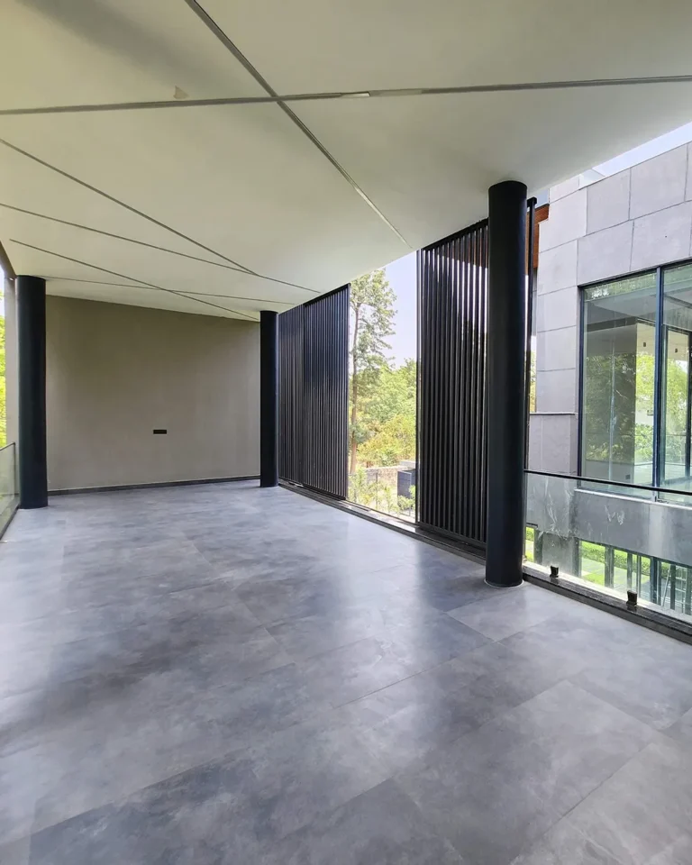 Interior View 08